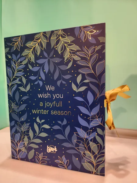 /src/assets/adventCalendars/dark_blue1.jpg photo