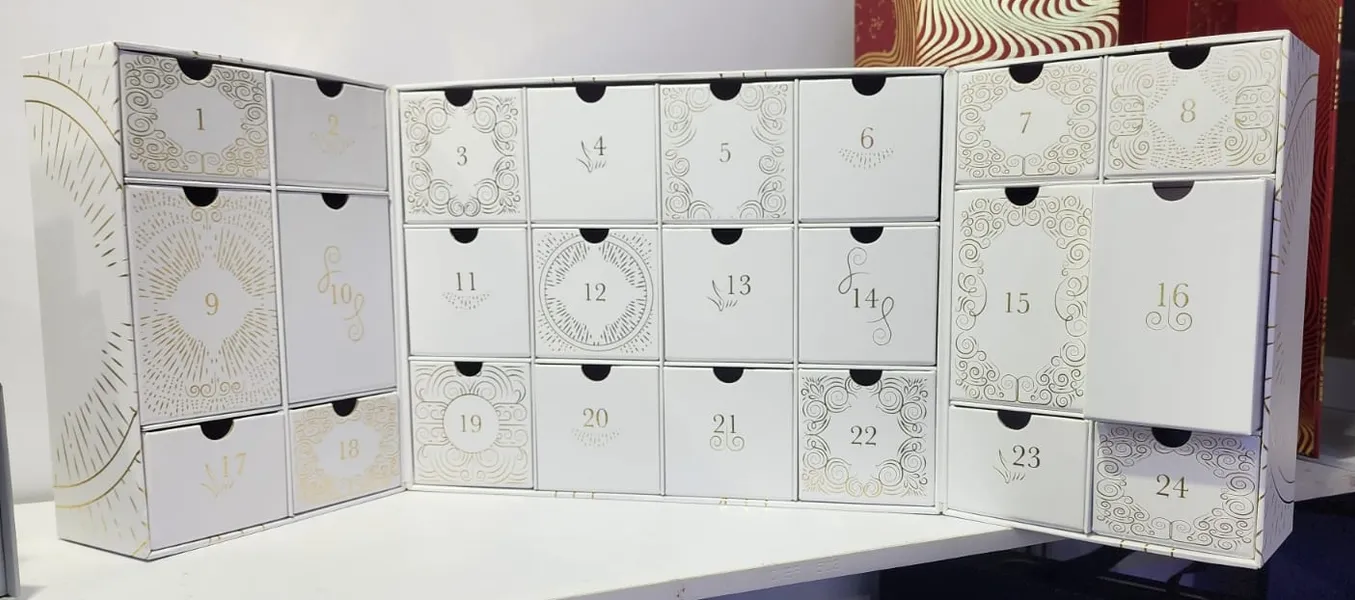 /src/assets/adventCalendars/emma_chloe1.jpg photo