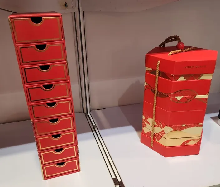 /src/assets/giftBoxes/gift_box2.jpg photo