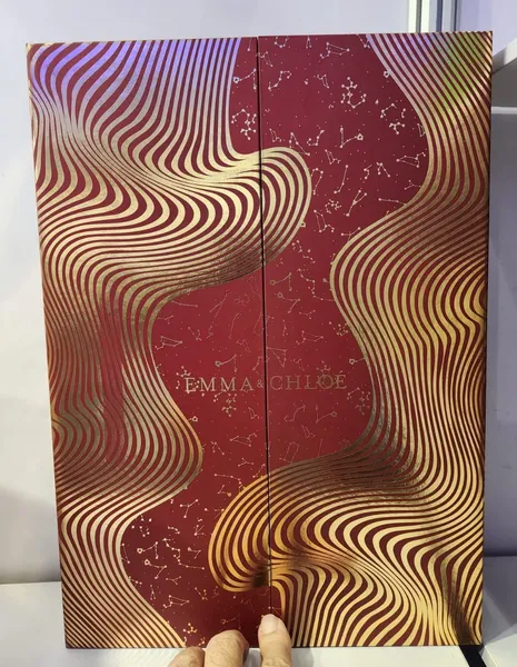 /src/assets/adventCalendars/gold_red1.jpg photo