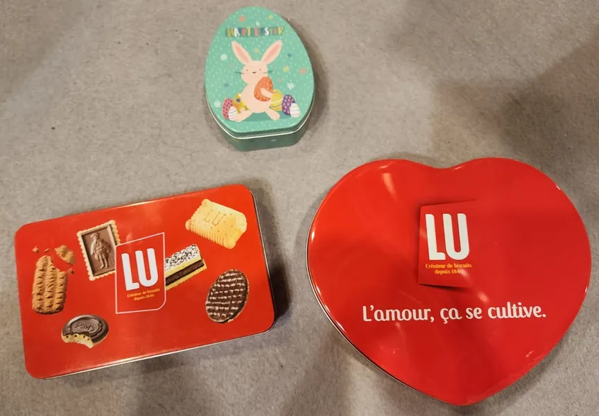 /src/assets/tinBoxes/lu_box.jpg photo