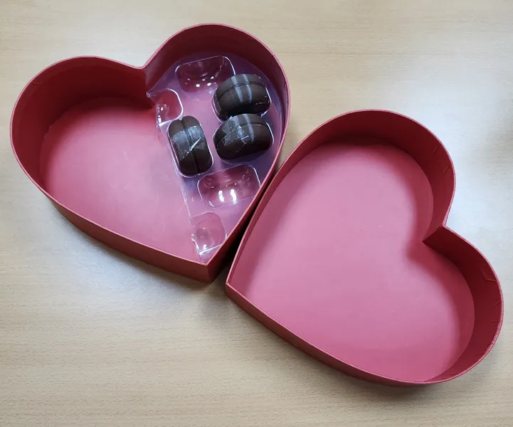 /src/assets/giftBoxes/macaron_box9.jpg photo