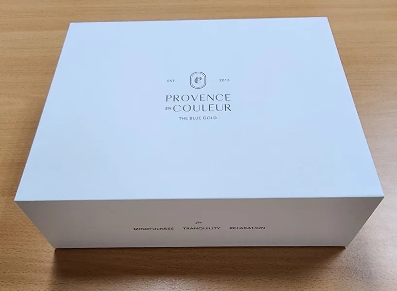 Folding gift boxes photo