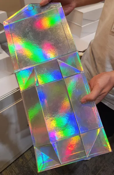 /src/assets/foldingGiftBoxes/shine_box2.jpg photo