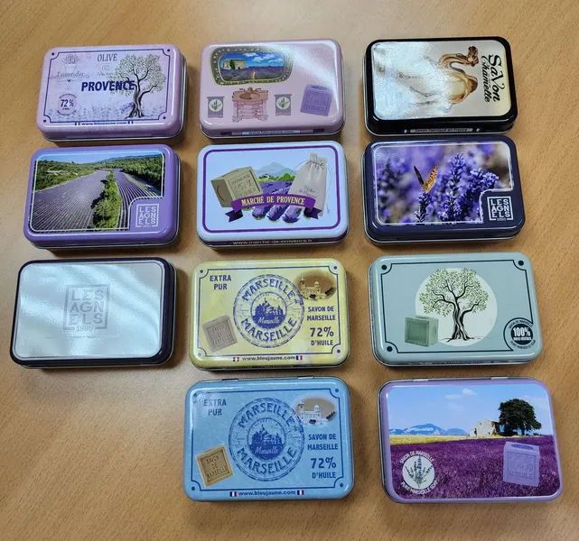 /src/assets/tinBoxes/soap_tin1.jpg photo