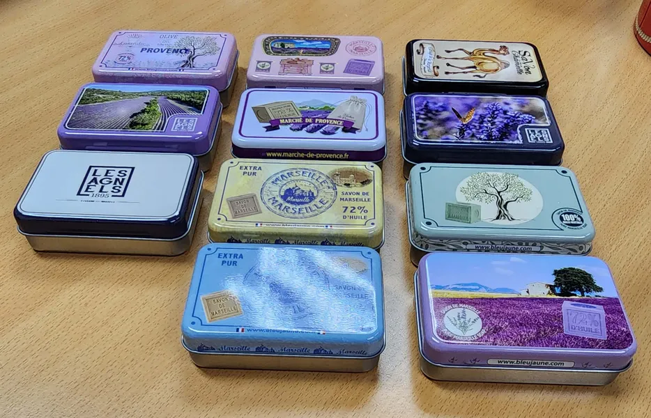 /src/assets/tinBoxes/soap_tin2.jpg photo