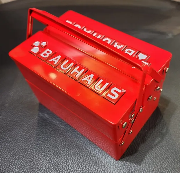 /src/assets/tinBoxes/tool_box1.jpg photo